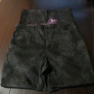 G. V. “Amanda” Classic Fit Tapered Pants, Size 14